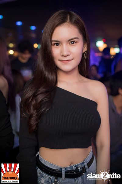 KLEAR ที่ วอร์ม อัพ คาเฟ่ เชียงใหม่ — photo 34