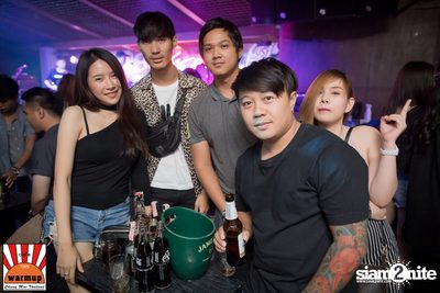 KLEAR ที่ วอร์ม อัพ คาเฟ่ เชียงใหม่ — photo 35