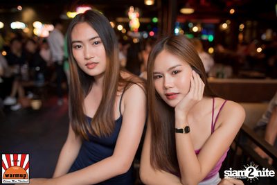 KLEAR ที่ วอร์ม อัพ คาเฟ่ เชียงใหม่ — photo 39