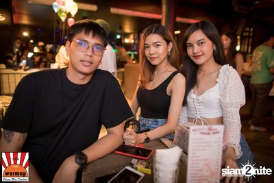 KLEAR ที่ วอร์ม อัพ คาเฟ่ เชียงใหม่ — photo 41