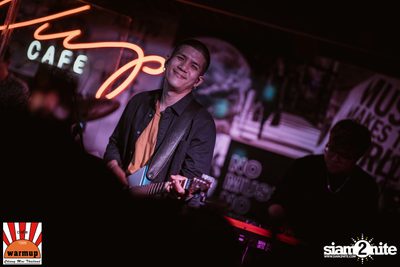 KLEAR ที่ วอร์ม อัพ คาเฟ่ เชียงใหม่ — photo 76