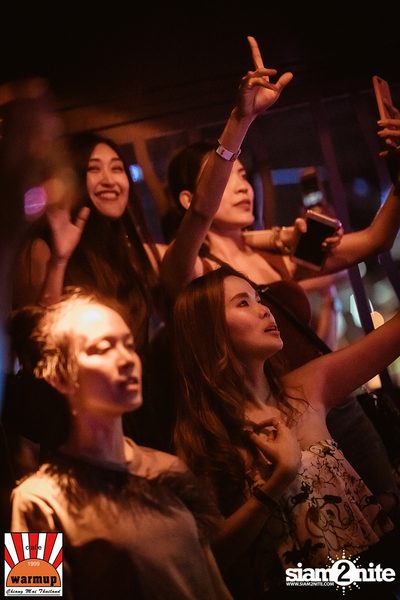 KLEAR ที่ วอร์ม อัพ คาเฟ่ เชียงใหม่ — photo 118