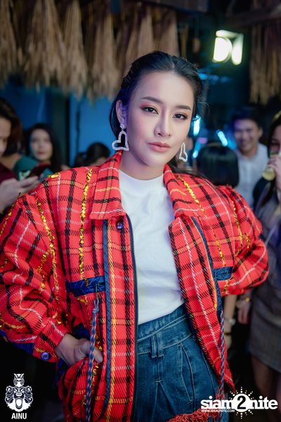 4th Anniversary with 2002 Ratree at AINU Bar — photo 45