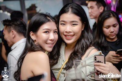 4th Anniversary with 2002 Ratree at AINU Bar — photo 55