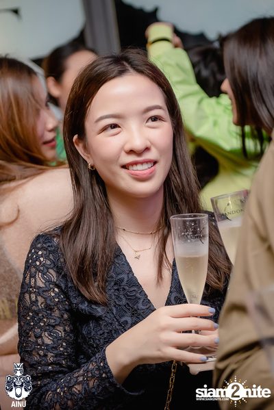 4th Anniversary with 2002 Ratree at AINU Bar — photo 73
