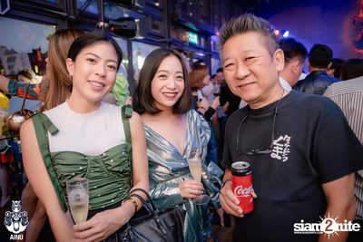 4th Anniversary with 2002 Ratree at AINU Bar — photo 76