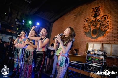 4th Anniversary with 2002 Ratree at AINU Bar — photo 135