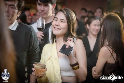 4th Anniversary with 2002 Ratree at AINU Bar — photo 155
