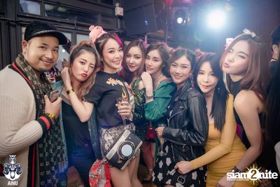 4th Anniversary with 2002 Ratree at AINU Bar — photo 164