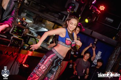 4th Anniversary with 2002 Ratree at AINU Bar — photo 176