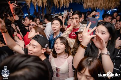 4th Anniversary with 2002 Ratree at AINU Bar — photo 180