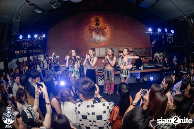 4th Anniversary with 2002 Ratree at AINU Bar — photo 186