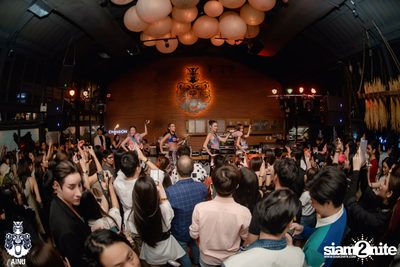 4th Anniversary with 2002 Ratree at AINU Bar — photo 187