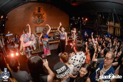 4th Anniversary with 2002 Ratree at AINU Bar — photo 188