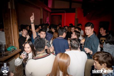 4th Anniversary with 2002 Ratree at AINU Bar — photo 209