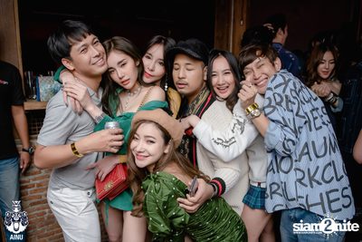 4th Anniversary with 2002 Ratree at AINU Bar — photo 211