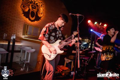 4th Anniversary with 2002 Ratree at AINU Bar — photo 226