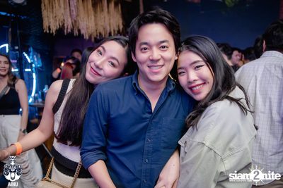 4th Anniversary with 2002 Ratree at AINU Bar — photo 259