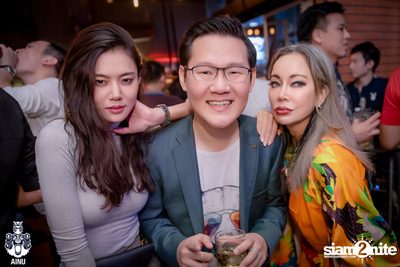 4th Anniversary with 2002 Ratree at AINU Bar — photo 264