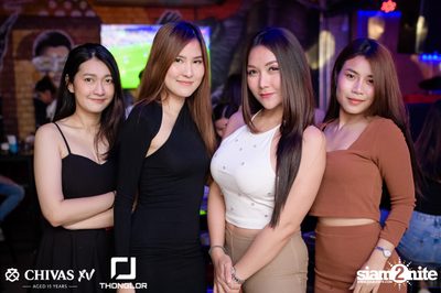 Oat Pramote at Thonglor Bar & Bistro — photo 26
