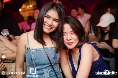 Oat Pramote at Thonglor Bar & Bistro — photo 98