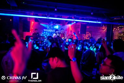 Oat Pramote at Thonglor Bar & Bistro — photo 111