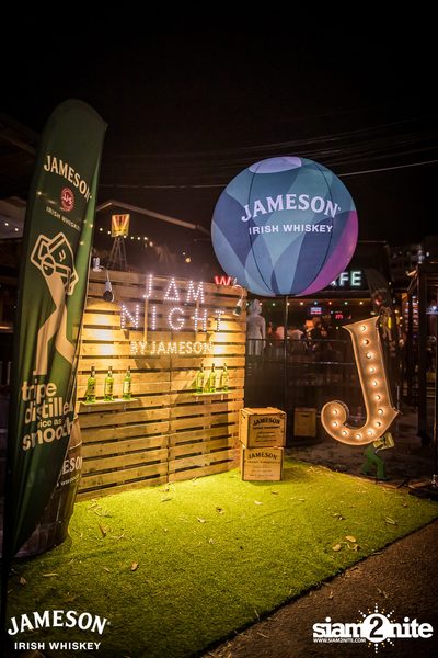 Earth Patravee x Ink Waruntorn x Bean Napasson at Warmup Cafe Chiangmai — photo 2
