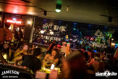 Earth Patravee x Ink Waruntorn x Bean Napasson at Warmup Cafe Chiangmai — photo 5