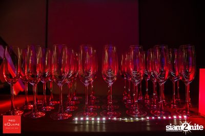 Lady in Red ที่ เรดสแควร์ รูฟท็อป บาร์ — photo 19