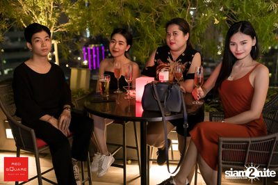 Lady in Red ที่ เรดสแควร์ รูฟท็อป บาร์ — photo 47
