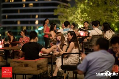 Lady in Red ที่ เรดสแควร์ รูฟท็อป บาร์ — photo 95