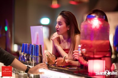 Lady in Red ที่ เรดสแควร์ รูฟท็อป บาร์ — photo 99