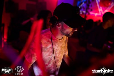 SONDER - NEON in the Jungle ft. Coran x Neil Thorpe x Nukier ที่ มัสแตช แบงค็อก — photo 7