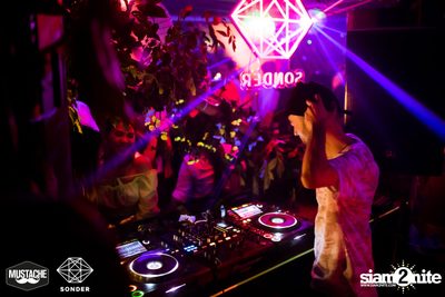 SONDER - NEON in the Jungle ft. Coran x Neil Thorpe x Nukier ที่ มัสแตช แบงค็อก — photo 24