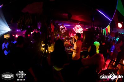 SONDER - NEON in the Jungle ft. Coran x Neil Thorpe x Nukier ที่ มัสแตช แบงค็อก — photo 46