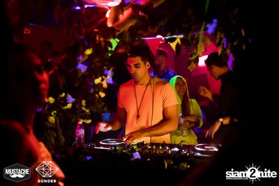 SONDER - NEON in the Jungle ft. Coran x Neil Thorpe x Nukier ที่ มัสแตช แบงค็อก — photo 58