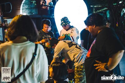 HEREr X Snowy Present Me'day: Proposal Live in Bangkok ที่ พาร์คกิ้ง ทอยส์ — photo 1