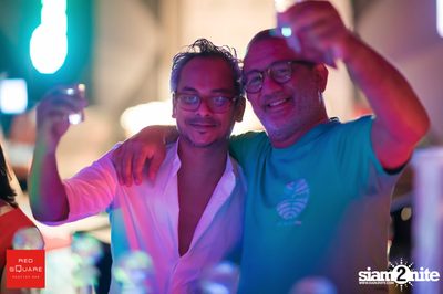 Vodka Journey Night Party ที่ เรดสแควร์ รูฟท็อป บาร์ — photo 54