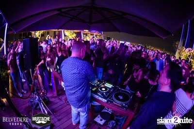 Belvedere pres. Mustache Takeover at Spectrum Lounge & Bar — photo 121