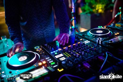Belvedere pres. Mustache Takeover at Spectrum Lounge & Bar — photo 128