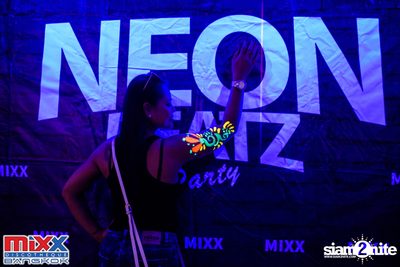 Neon BeatZ Party at MIXX Bangkok — photo 17