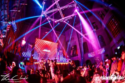 Avadox at The Club Khaosan — photo 7