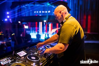 Avadox at The Club Khaosan — photo 68