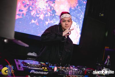 Fridays ที่ เดอะ คลับ แอท คอย — photo 8