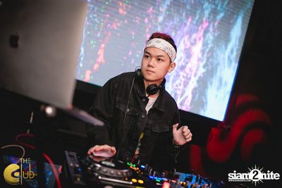 Fridays ที่ เดอะ คลับ แอท คอย — photo 9