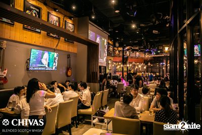 Taitosmith at Why Here Bar & Bistro | Ratchayothin — photo 5