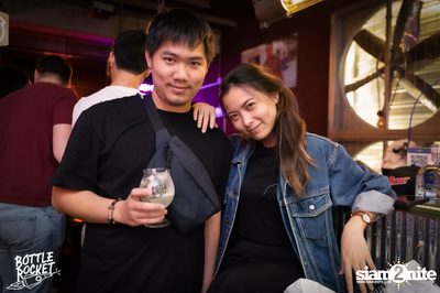 Brew Master กับ Gary Lohin ที่ บ็อทเทิลร็อคเก็ต คราฟท์เบียร์บาร์ — photo 13