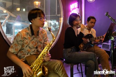 Brew Master กับ Gary Lohin ที่ บ็อทเทิลร็อคเก็ต คราฟท์เบียร์บาร์ — photo 34