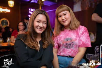 Brew Master กับ Gary Lohin ที่ บ็อทเทิลร็อคเก็ต คราฟท์เบียร์บาร์ — photo 49