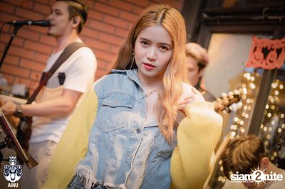 Saturday Night at Ainu Bar — photo 38